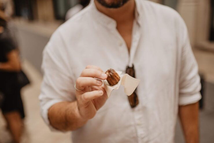 Bordeaux: Food Tour in the Historic District - Tour Experience
