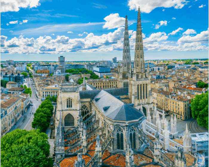 Bordeaux Food Tour: Sweet Specialities & Highlights - Exploring Bordeauxs Historic Landmarks