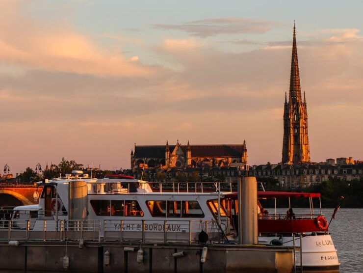 Bordeaux: Garonne River Yacht Cruise With Brunch - Key Points