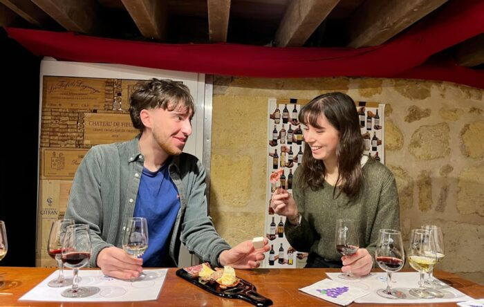 Bordeaux: Guided Bordeaux Wine Tasting Class With 6 Wines - Tasting Notes and Aroma Game