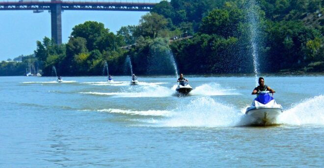 Bordeaux: Guided Jet Ski Tour - Includes