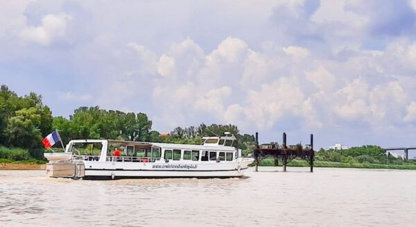 Bordeaux: Guided River Cruise - Customer Reviews