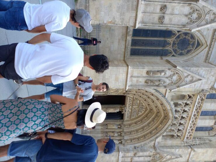 Bordeaux: Historic Center Walking Tour and Candy Tastings - Tour Duration and Cancellation Policy