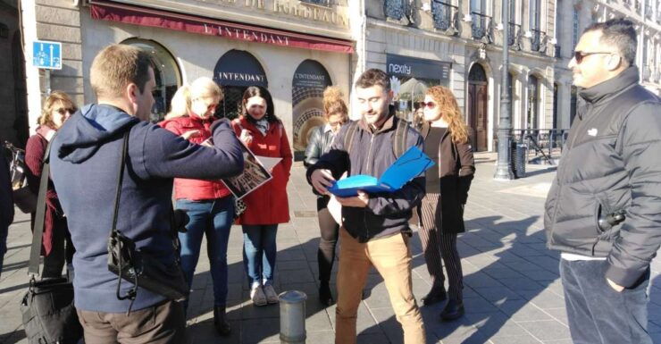 Bordeaux: Private Guided Walking Tour & Cite Du Vin - Tour Experience