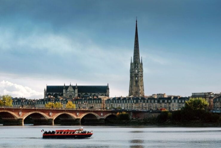 Bordeaux: Scenic River Cruise With Commentary and Canelés - Activity Details