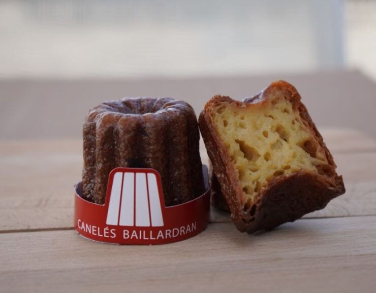 Bordeaux: Scenic River Cruise With Commentary and Canelés - Experience