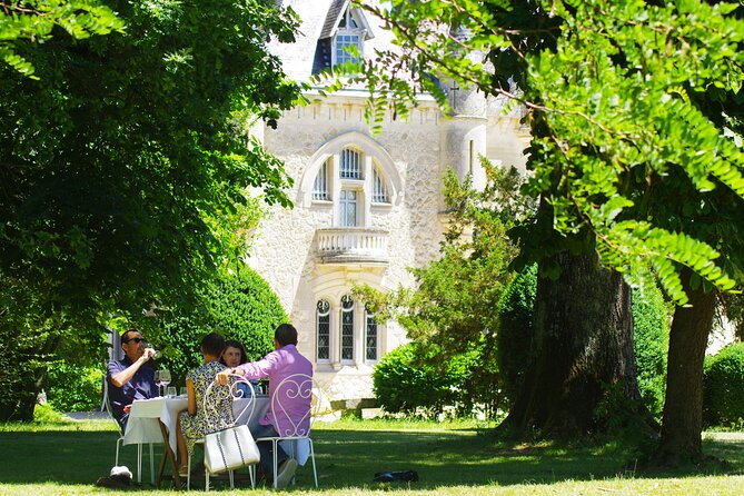 Bordeaux Super Saver Médoc Wine Tour With Lunch Plus St Emilion and Appetizer - St Emilion Tour and Appetizer