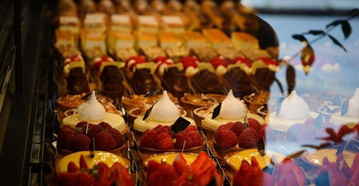 Bordeaux: Walking Tour of the City's Best Bakeries - Tasting Traditional French Pastries