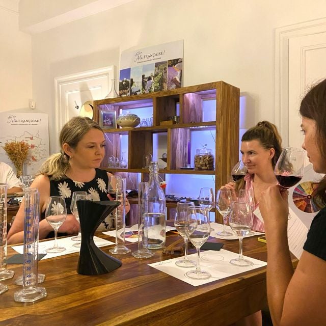 Bordeaux:Wine Masterclass & Blending Workshop With Appetizer - Learning Experience