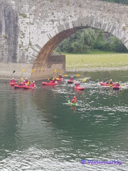 Borgo a Mozzano: Kayak Tour Under the Devils Bridge - Equipment Provided