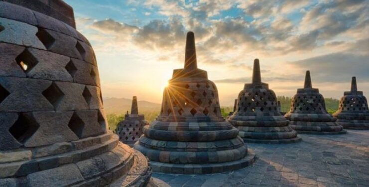 Borobudor Sunrise : From Setumbu Hill and Prambanan Temple - Good To Know