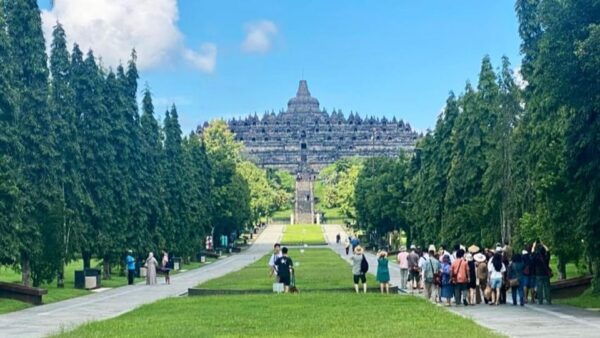 Borobudur Climb to the Top & Prambanan With Ticket Included - Tips for Your Visit