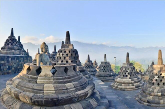 Borobudur Climb Up, Merapi Jeep & Prambanan With Entry Fees - Exploring Borobudur Temple
