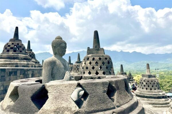 Borobudur Climb Up, Merapi Jeep & Prambanan With Entry Fees - Inclusions and What to Expect