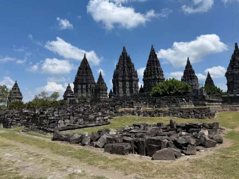 Borobudur Climbup Guarantee and Prambanan Tour all include - Exploring Borobudur and Its Marvels