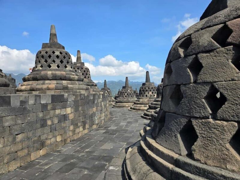 Borobudur & Exploring Mountain - The Transport and Group Size