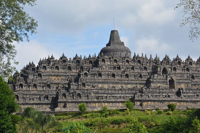 Borobudur Full Climb Up Access and Selogriyo Rice Terrace Tour - FAQ