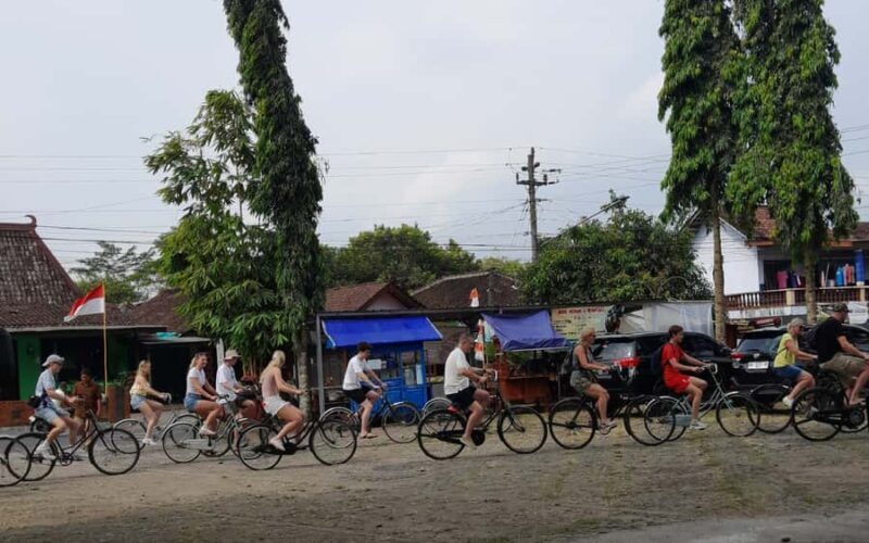 Borobudur: Guided Countryside Cycling Tour with Tastings - Good To Know