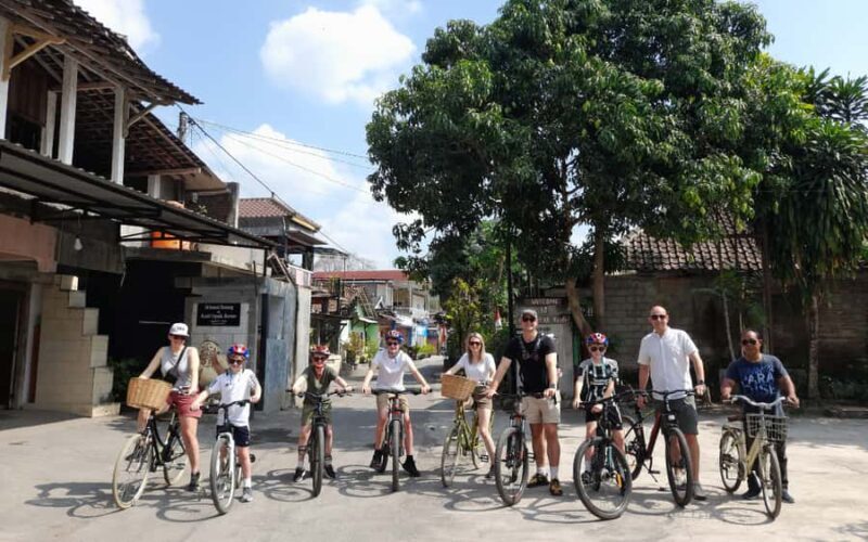 Borobudur: Guided Countryside Cycling Tour with Tastings - Exploring the Countryside Around Borobudur