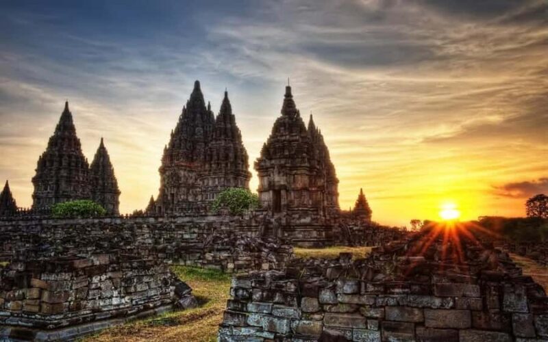 Borobudur, Prambanan Sunset & Ramayana Ballet a Day Tour - The Magic of the Ramayana Ballet