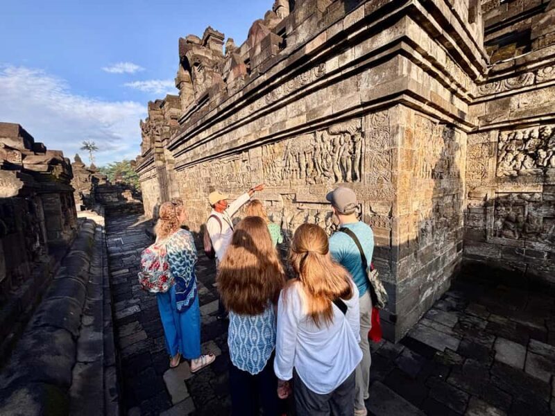 Borobudur Sunrise Guided Tour With Transfer and Breakfast - Practical Details and Considerations