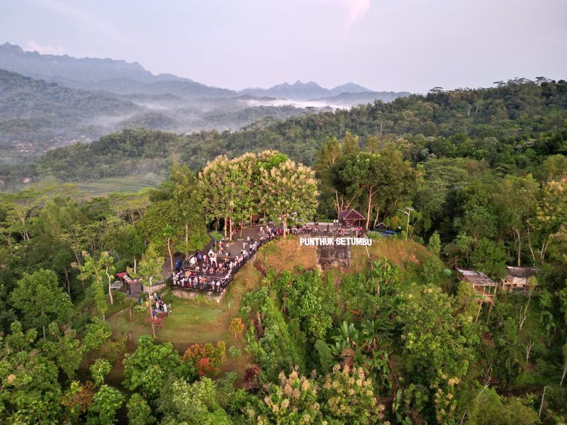 Borobudur Sunrise (Hill/Temple with Climb) Tour in Yogyakarta - Who will get the most from this trip