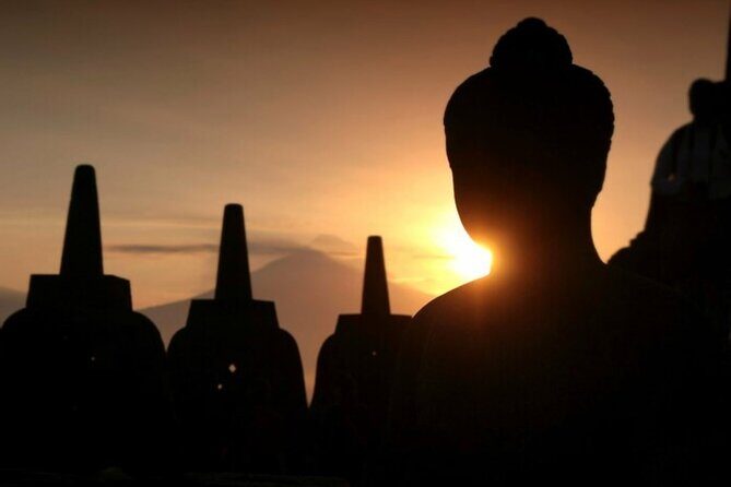 Borobudur Sunrise On Temple Structure Guided Tour With Breakfast - Discover the Magic of Borobudur Sunrise Guided Tour with Breakfast