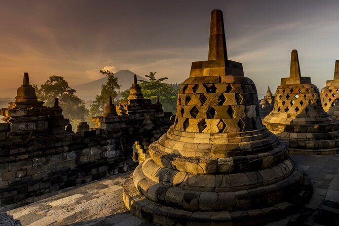 Borobudur Sunrise On Temple Structure Guided Tour With Breakfast - Authentic Reviews: What Past Travelers Say