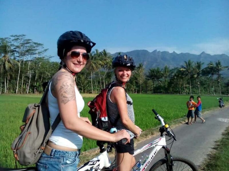 Borobudur tample, Cycling & Elo River Rafting Tour - FAQs