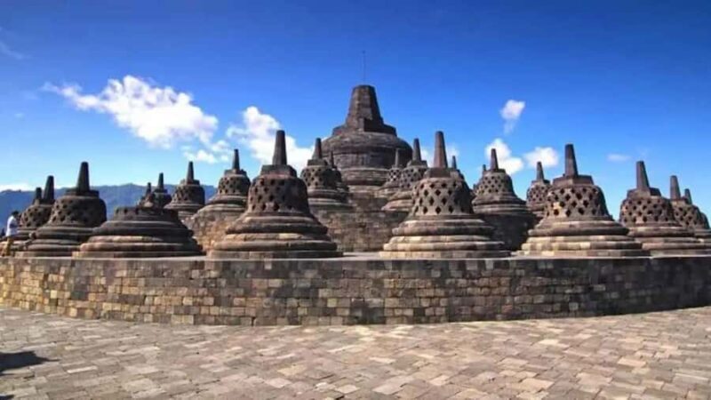 Borobudur tample, Cycling & Elo River Rafting Tour - Cycling Through the Heart of Javanese Villages