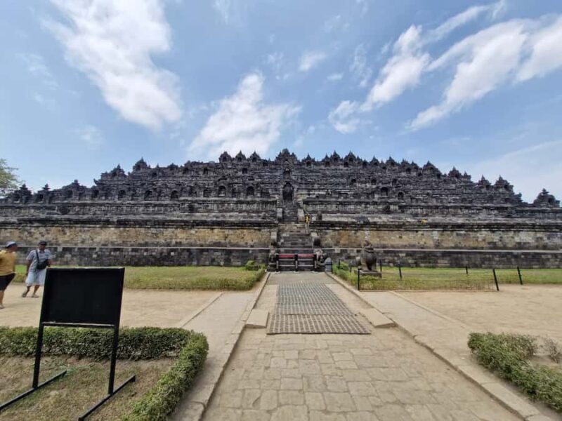 Borobudur Temple & Prambanan Temple Tour with Climb - Exploring Java’s Ancient Wonders: Borobudur & Prambanan Temple Tour with Climb