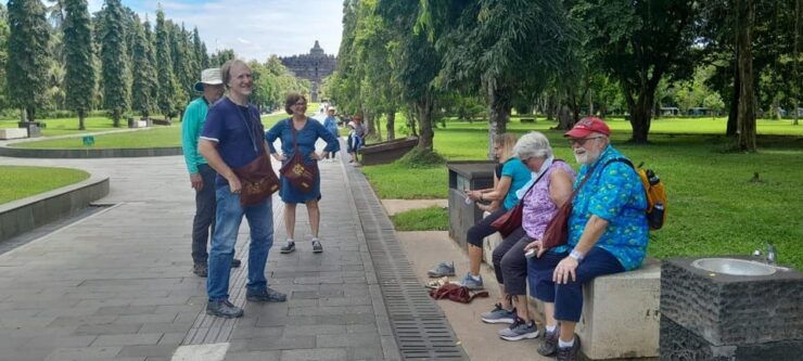 Borobudur Temple Private Tour From Semarang Port - Key Points