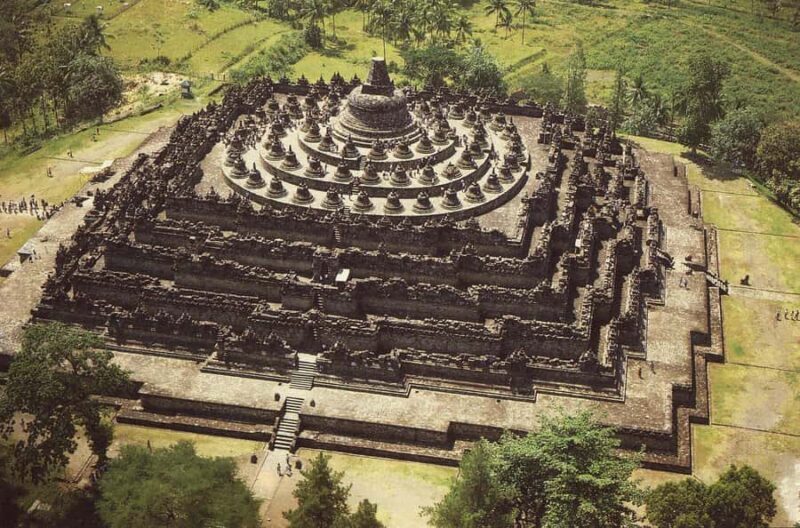 Borobudur Tour : guarantees climb up top of temple structure - Practical Details and Tips