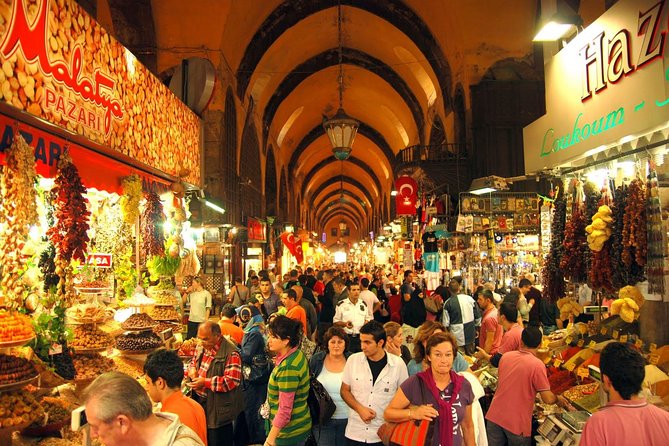 Bosphorus Boat Tour With Spice Bazaar Visit in Istanbul - Tour Overview