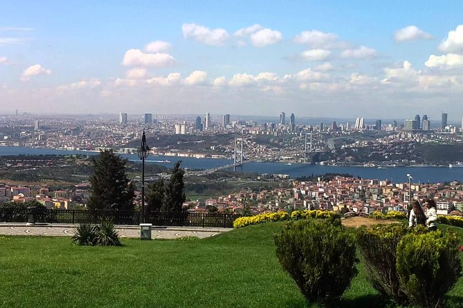 Bosphorus Cruise and Two Continents Tour With Lunch at the Top of Camlica Hill - Lunch at Camlica Hill