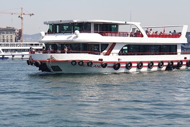 Bosphorus Cruise Boat Tour In Istanbul With Rumeli Fortress Stop - Cancellation Policy and Changes to Booking