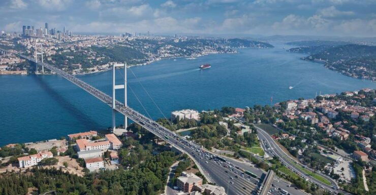 Bosphorus Cruise From Istanbul Airport - Included Services and Amenities