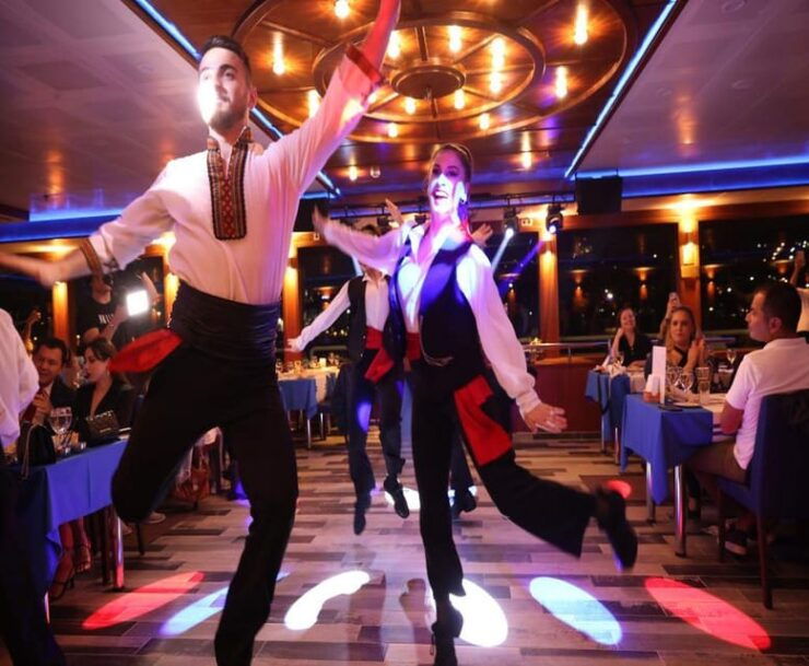 Bosphorus Dinner Cruise Tour With Private Table - Dining Experience Highlights