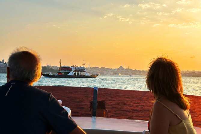 Bosphorus & Golden Horn: Sunset Yacht Cruise With Expert Guide - Tour Highlights