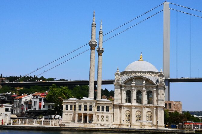 Bosphorus Private 1-Hour Tour on the Boat in Istanbul - Accessibility and Amenities