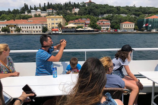 Bosphorus Strait Cruise With Rumeli Fortress or Kucuksu Palace - Istanbul - Common Questions