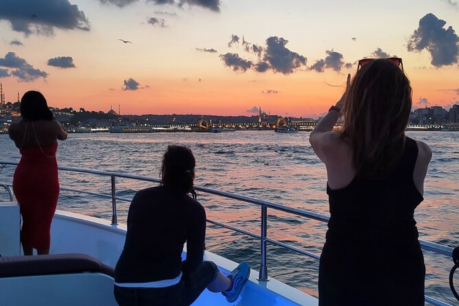 Bosphorus Sunset Cruise on Deluxe Yacht in Istanbul - Authentic Reviews and Ratings