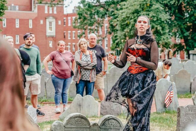 Boston: 1.5-Hour Ghosts and Gravestones Tour - Ghostly Encounters
