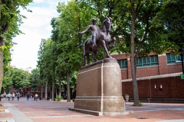 Boston: City History and Highlights Audio App Walking Tour - Tour Experience