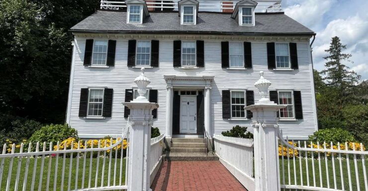 Boston: Guided Day Trip to Salem by Ferry With Witch Museum - Experience and Highlights