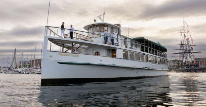 Boston Harbor: Winter Holiday Weekend Brunch Cruise - Important Guidelines