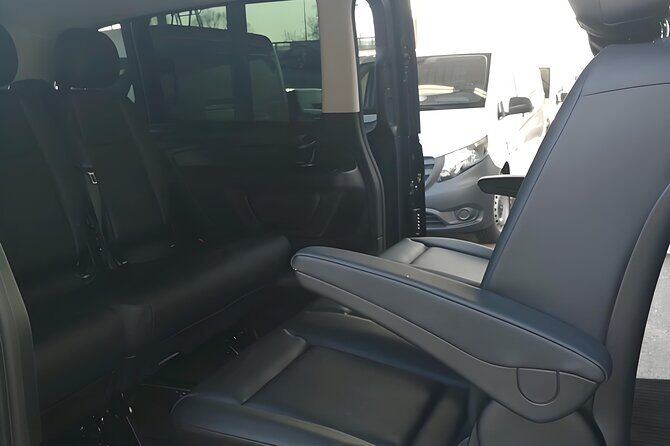 Boston Logan Airport Chauffeur, Boston Airport private Transfer - An Honest Look at the Boston Logan Airport Private Transfer