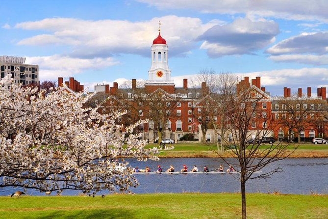 Boston Scavenger Hunt: Historic Harvard Hunt - Whats Included