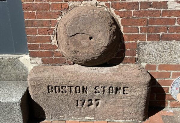 Boston: the Freedom Trail Is a Very Interesting Walking Tour in French - Guided Tour of Key Historical Sites