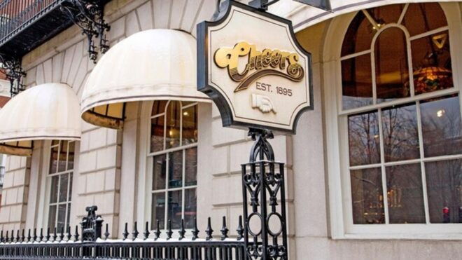 Boston Top 10 Freedom Trail & Cheers Landmark Tour - Cheers Landmark Experience